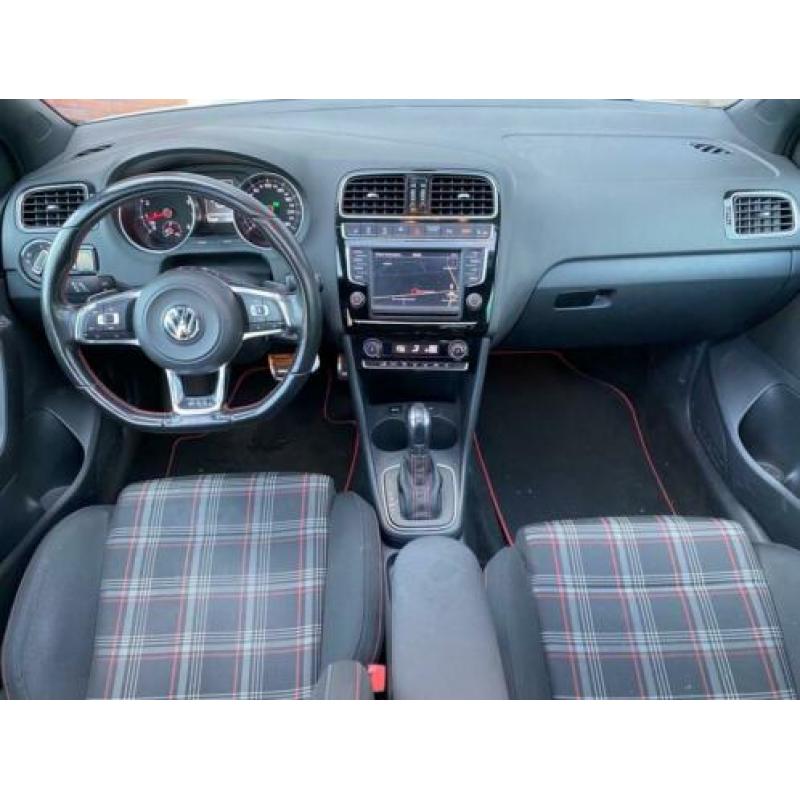 Volkswagen Polo 1.8 TSI GTI / DSG / Pano / LED / Clima / Nav