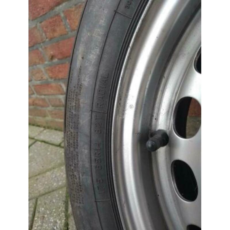 Te koopo nieuwe band op velg 175/65x14