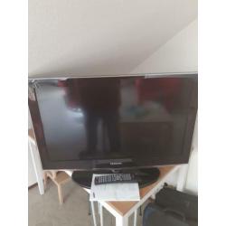 Samsung 32 inch tv inclusief afstandsbediening en handleidin