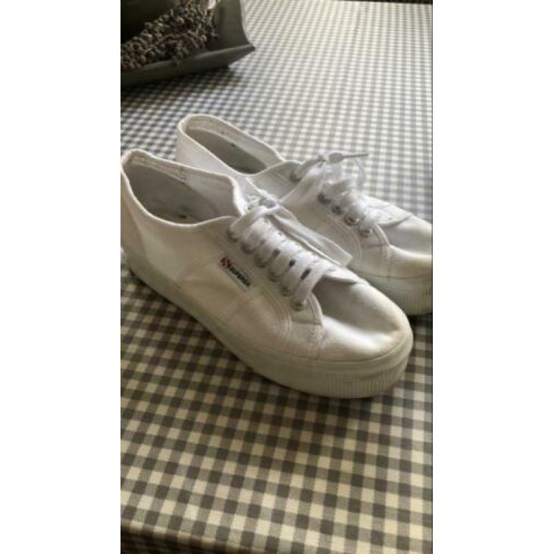 Superga wit maat 39