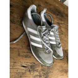 Grijze adidas sneakers maat 43