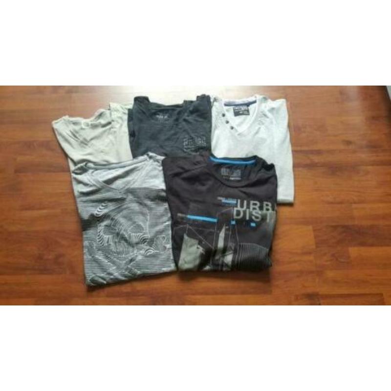 5 tshirts XL