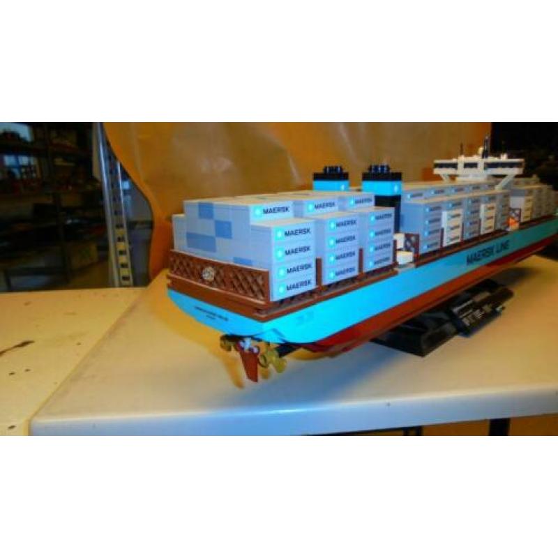 lego 10241 Maersk container schip Mc Kinney Moller