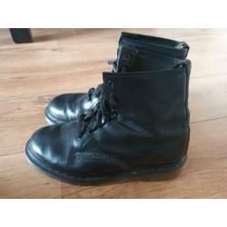 Dr martens maat 42.