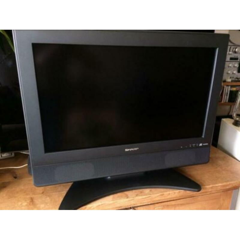 Prima Sharp lcd tv 26 Inch met HDMI en afstandbediening