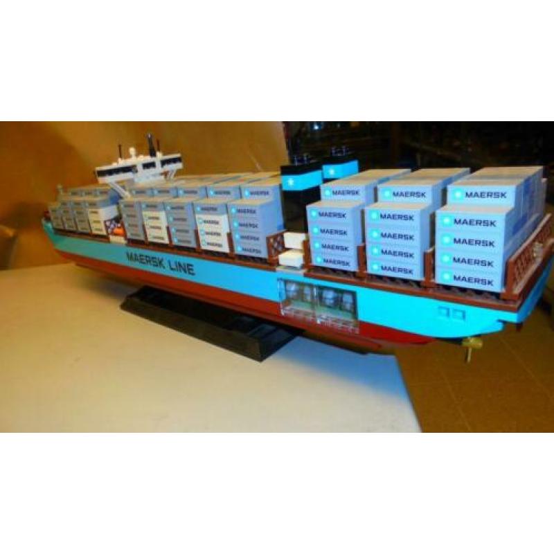 lego 10241 Maersk container schip Mc Kinney Moller