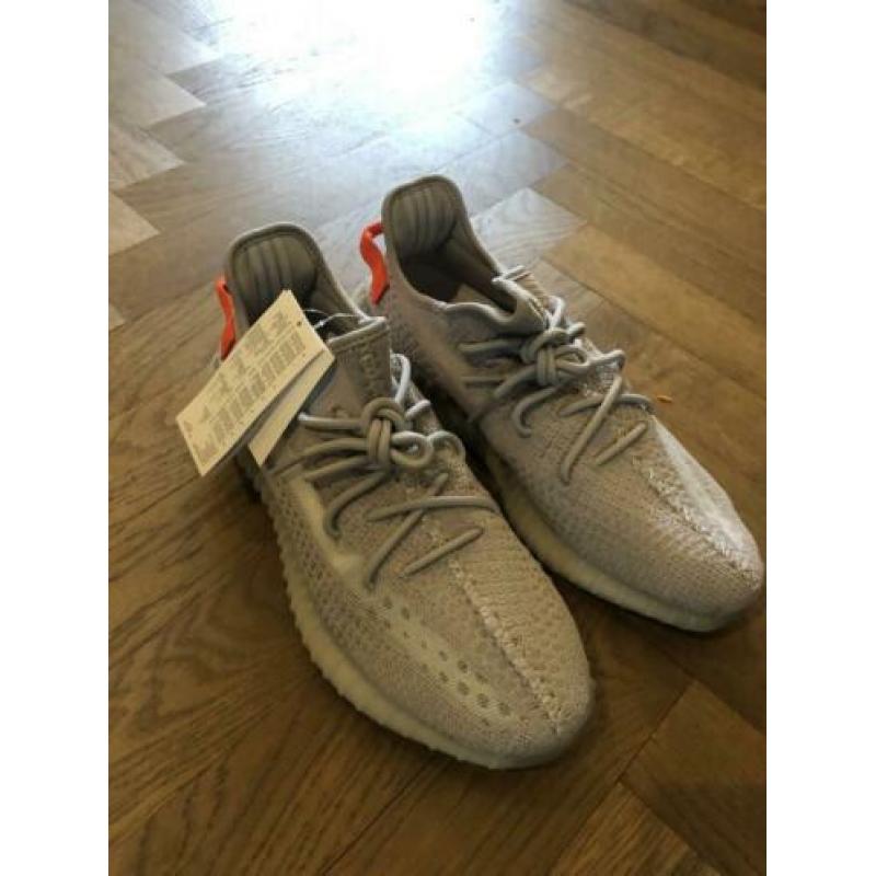 Adidas Yeezy Boost 350 V2 maat 45 1/3