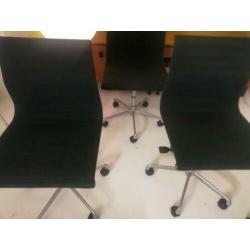 4 x Originele Eames ea 117 bureaustoel