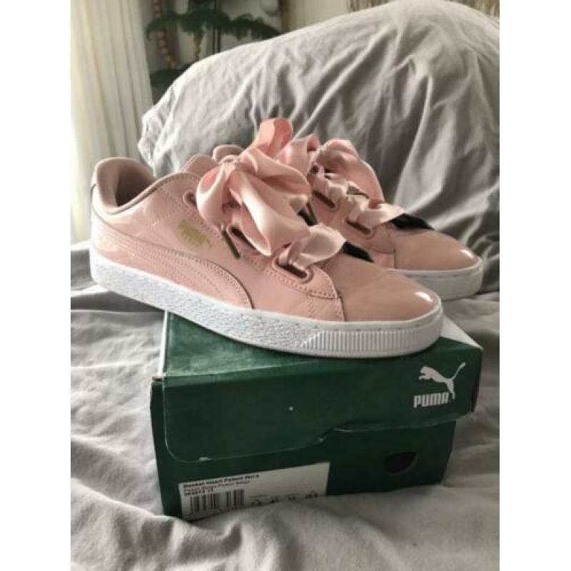 Zgan nieuwe puma sneakers maat 41 kleur roze