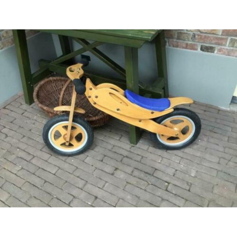 Houten loopfietsje