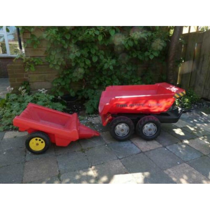 Grote stevige traktor met 2 aanhangers van Rolly Toys