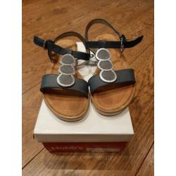 Hobby's sandalen donkerblauw met zilver met een witte zool