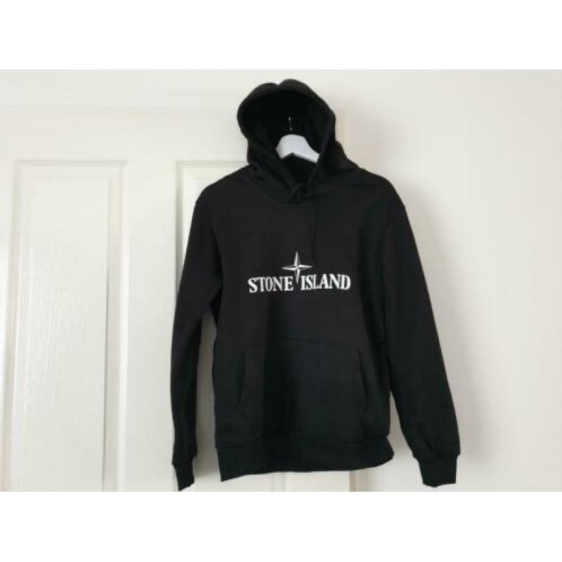 Stone Island Trui / Hoodie met Capuchon. Maat S (63 cm).