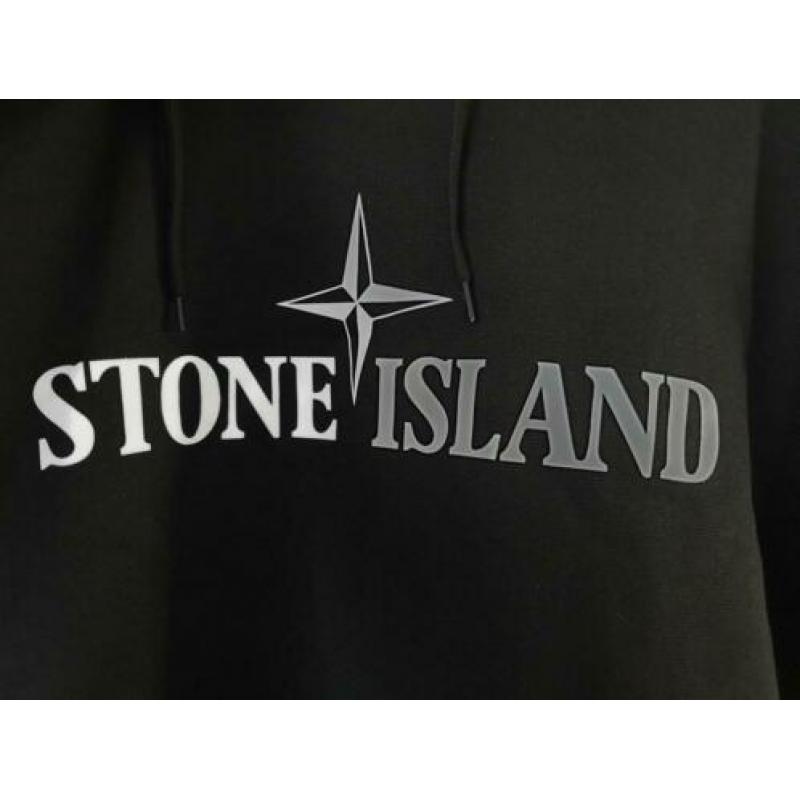 Stone Island Trui / Hoodie met Capuchon. Maat S (63 cm).