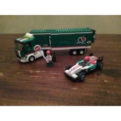 Lego City 60025 Grand Prix truck + raceauto