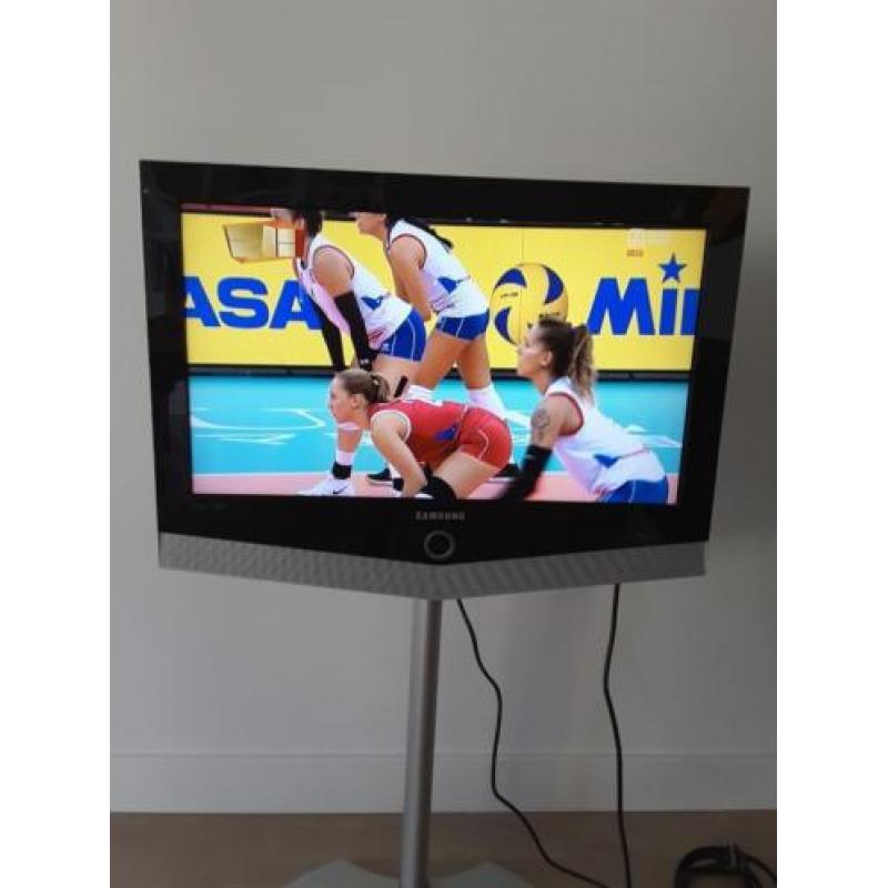 Samsung lcd tv , 26 inch, incl vogels stadaard, i.z.g.st