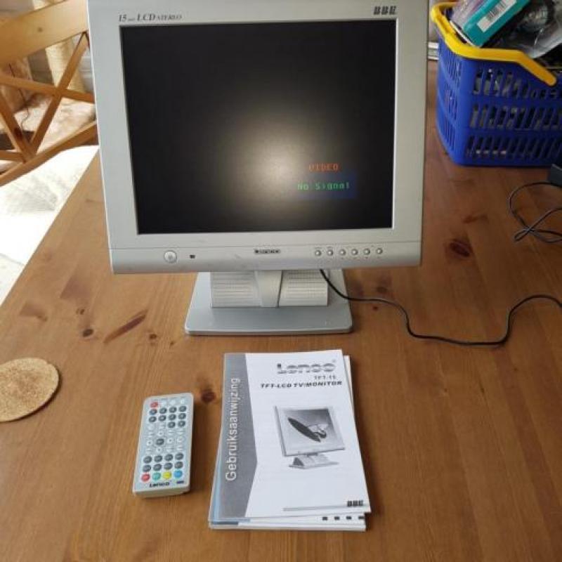 Lenco tv / pc scherm 15" =38 CM