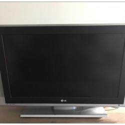 LG TV met muurbeugel (Leeuwarden)