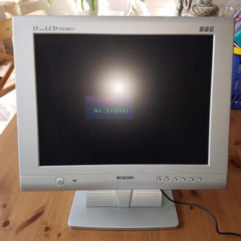 Lenco tv / pc scherm 15" =38 CM